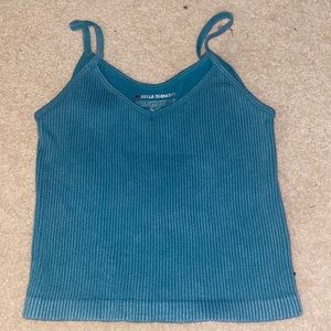Cute simple ribbed crop top- medium